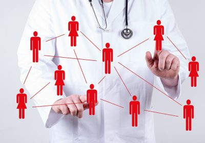 AdobeStock_252820706_Organisatorische20TC3A4tigkeiten20eines20Arztes_gr_w960_h0_q80_jpg